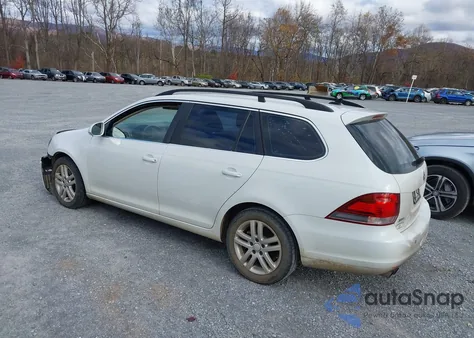 2014 Volkswagen Jetta Sportwagen 2.0L Tdi from USA, damaged, VIN 3VWPL7AJ0EM618670